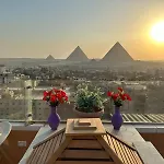 Grand Museum & Full Pyramids View W Roof Top - Free Breakfast